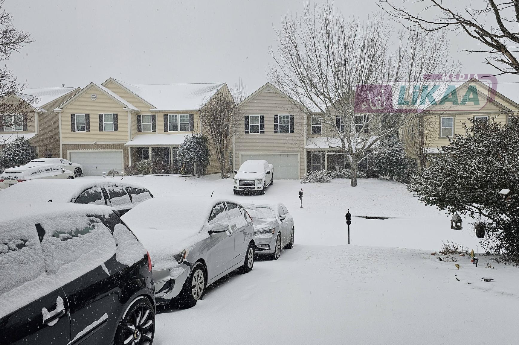 عاصفة ثلجية قوية تربك حركة المواصلات في جنوب الولايات المتحدة