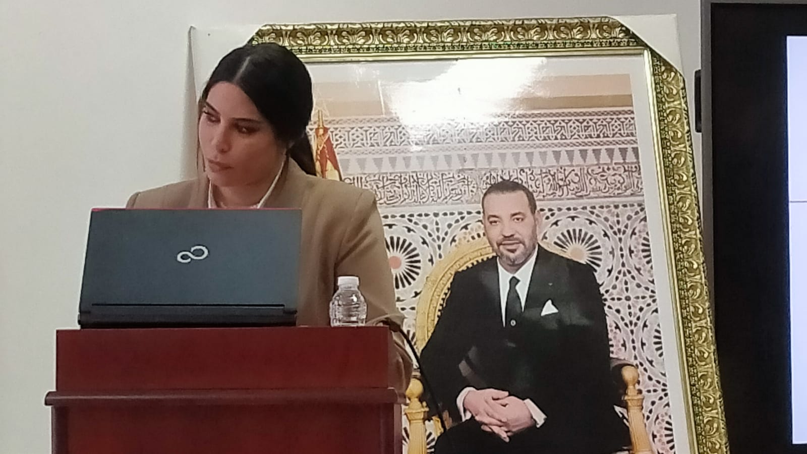 الفنانة حنان الخالدي تناقش أطروحة متميزة تتعلق بالصحة العامة بحضور نخبة من نجوم الفن