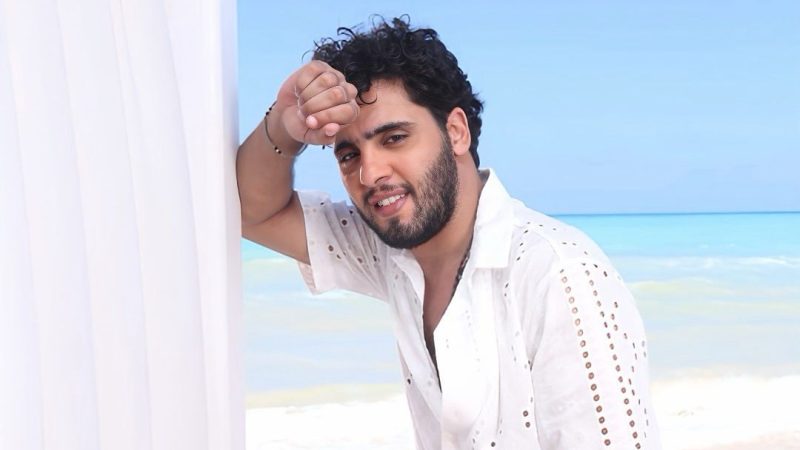 معز علي يطرح “وايه كمان”.. أغنية حب بإيقاع صيفي وكليب من الساحل