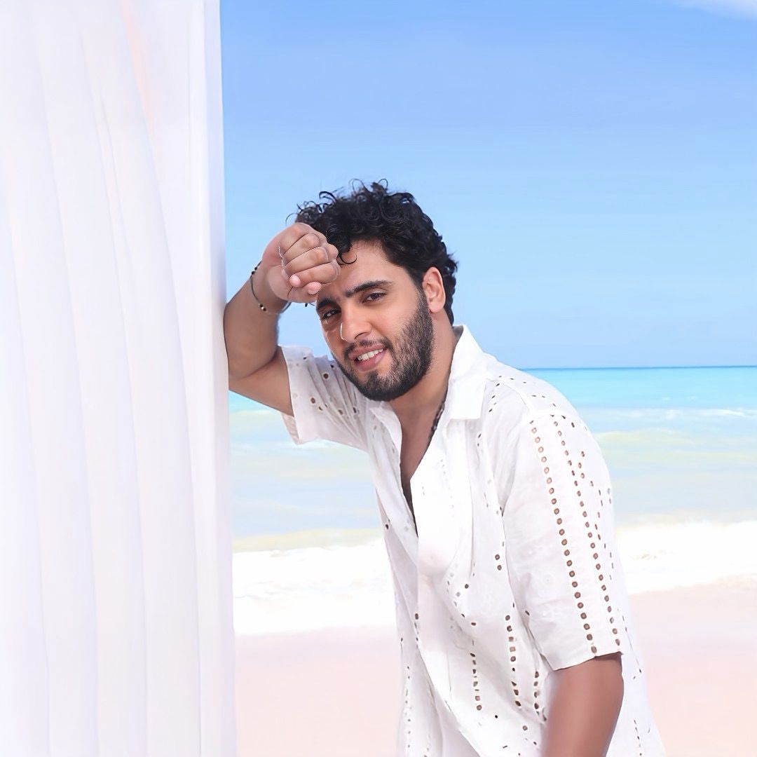 معز علي يطرح “وايه كمان”.. أغنية حب بإيقاع صيفي وكليب من الساحل