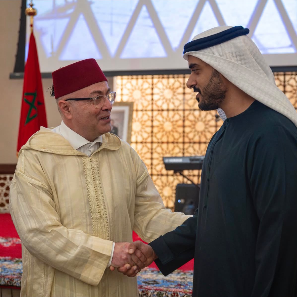أبوظبي تحتفي بالذكرى السابعة  والعشرين لعيد العرش المجيد بحضور سمو الشيخ زايد بن محمد بن زايد وسمو الشيخ نهيان بن مبارك